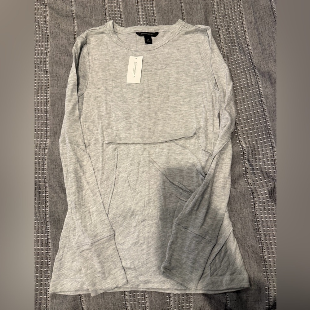 Banana Republic Light Gray Crew Neck Long Sleeve Tee